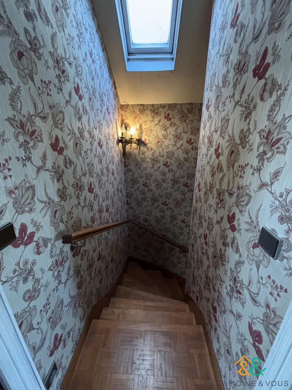 Maison traditionnelle - 167 m² - 6 pièces