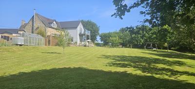 Maison - 220 m² - 5 pièces