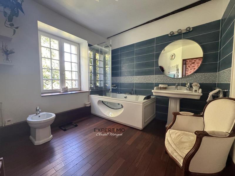 Maison - 195 m² - 6 pièces