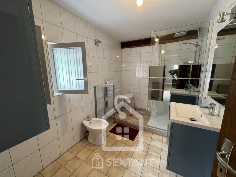 Maison - 194 m² - 14 pièces