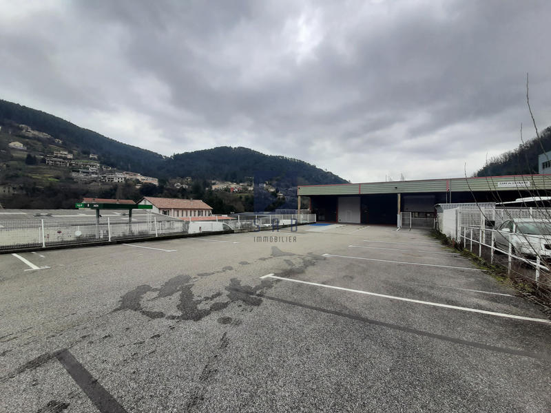 Local commercial - 319 m²