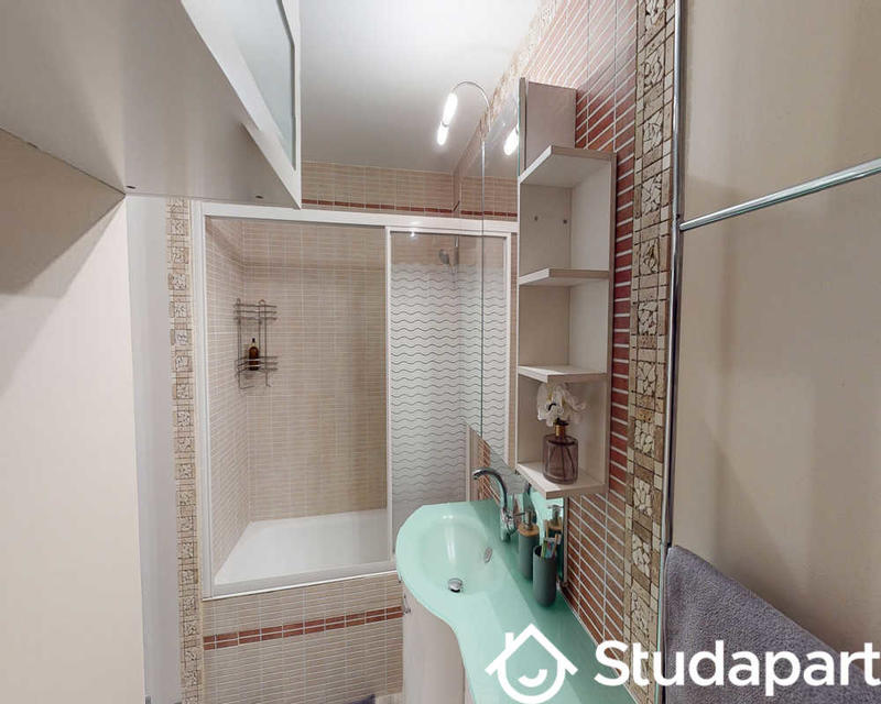 Chambre - 90 m² - 1 pièce