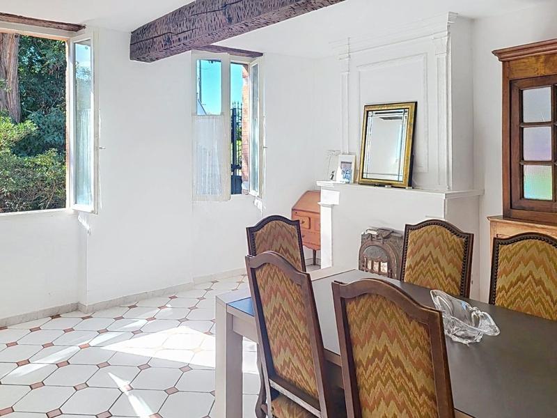 Maison - 301 m² - 11 pièces