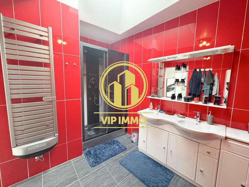 Maison - 141 m² - 10 pièces