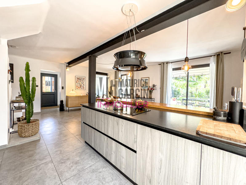 Maison - 190 m² - 6 pièces