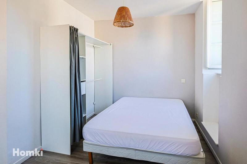 Immeuble - 122 m² - 9 pièces