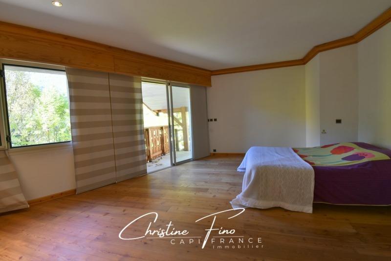 Maison - 251 m² - 10 pièces