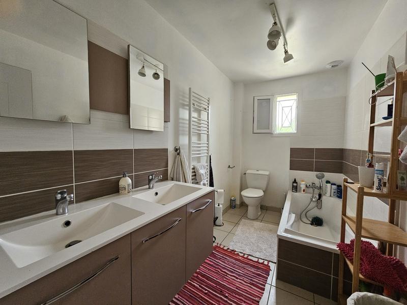 Maison traditionnelle - 116 m² - 6 pièces