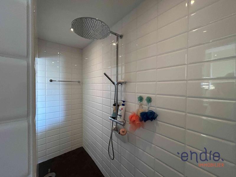 Maison - 251 m² - 8 pièces