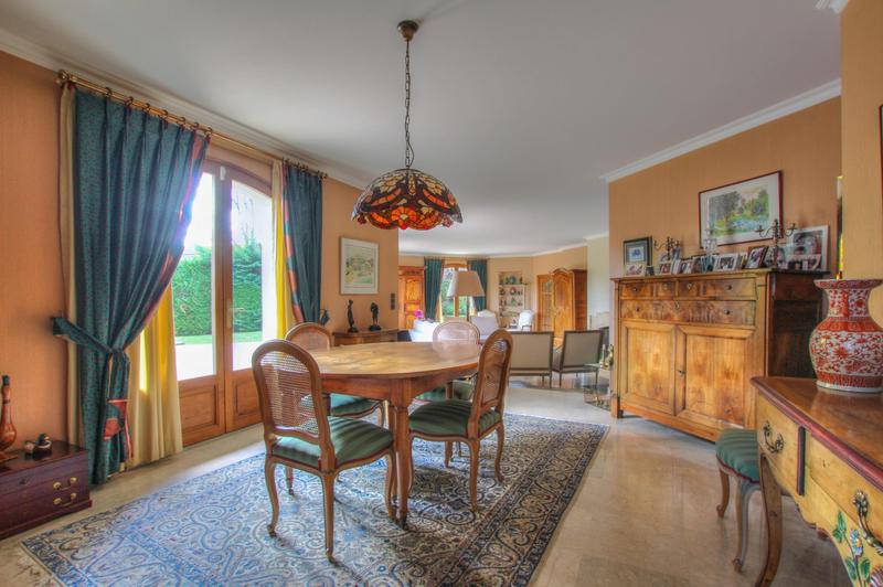 Maison - 295 m² - 8 pièces