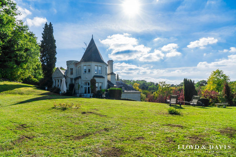 Viager - Manoir - 355 m² - 16 pièces