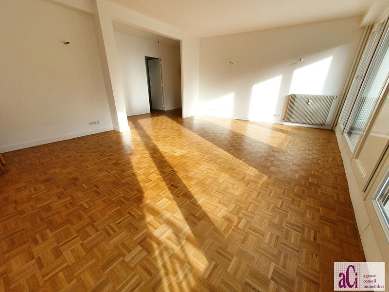 Appartement - 90 m² - 4 pièces
