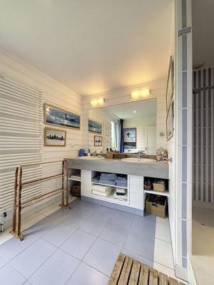 Maison traditionnelle - 388 m² - 15 pièces