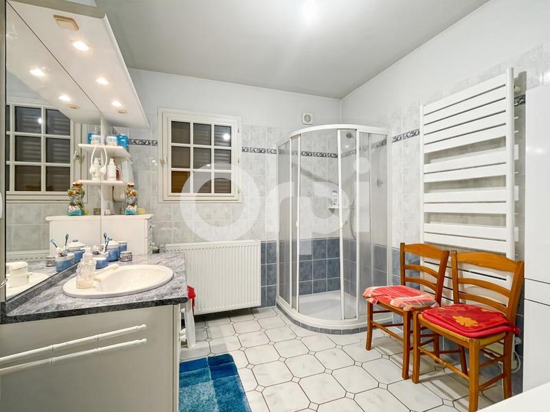 Maison - 216 m² - 6 pièces