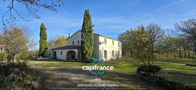 Propriété - 190 m² - 6 pièces