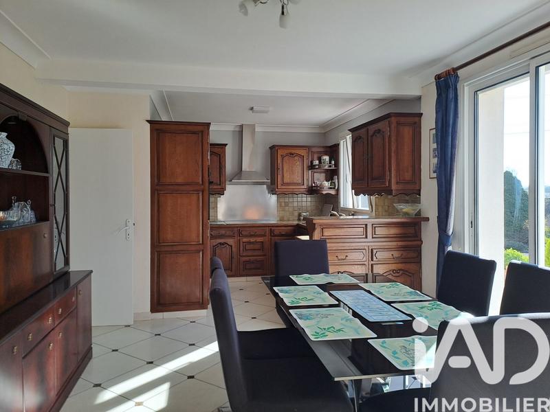 Maison - 140 m² - 8 pièces