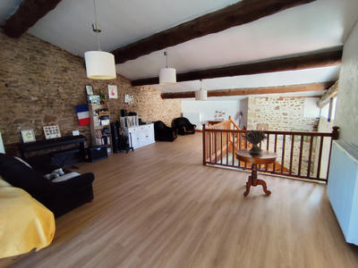 Maison - 210 m² - 5 pièces