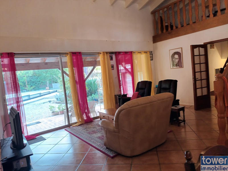 Villa - 215 m² - 7 pièces