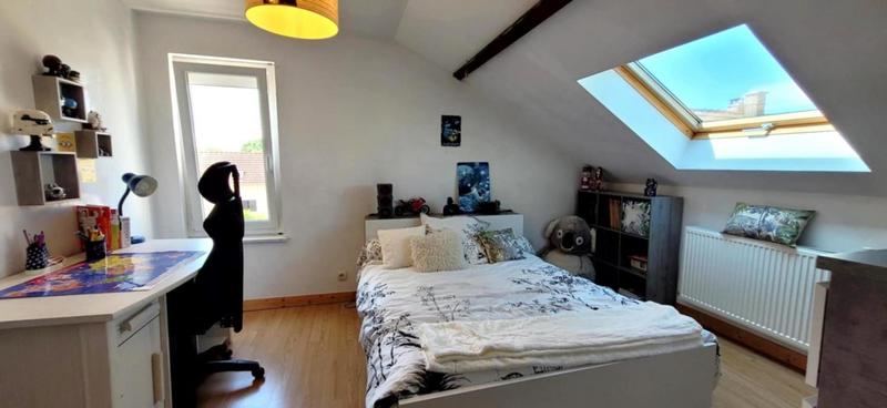 Maison - 99 m² - 5 pièces