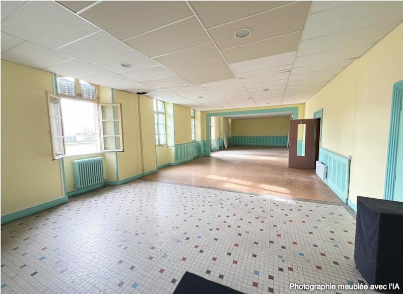 Demeure - 1 200 m² - 18 pièces