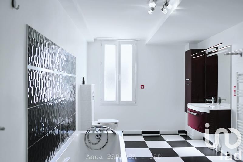 Maison - 361 m² - 7 pièces