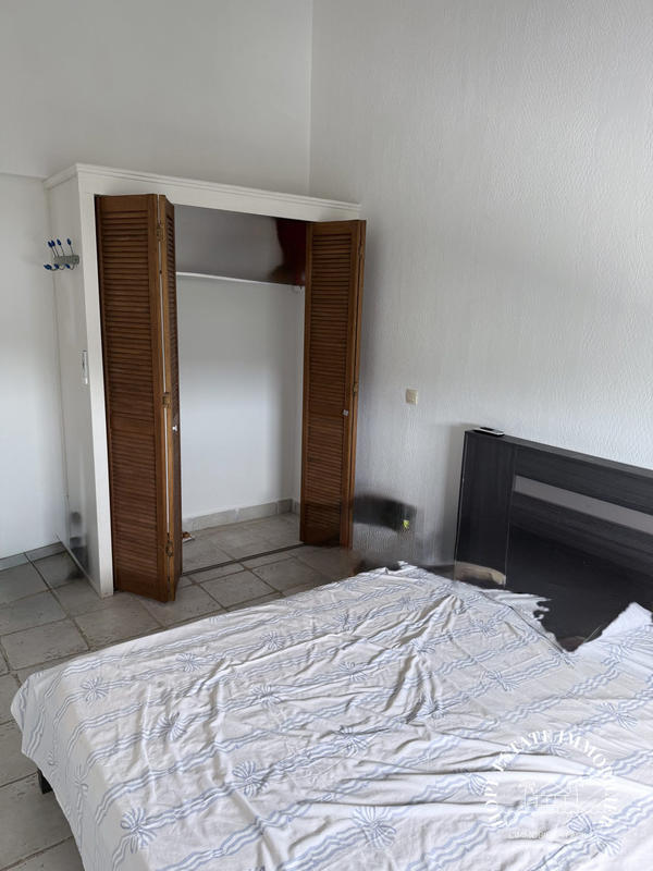 Villa - 218 m² - 6 pièces