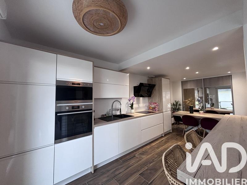 Maison - 93 m² - 4 pièces