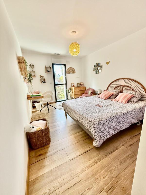 Propriété - 293 m² - 6 pièces