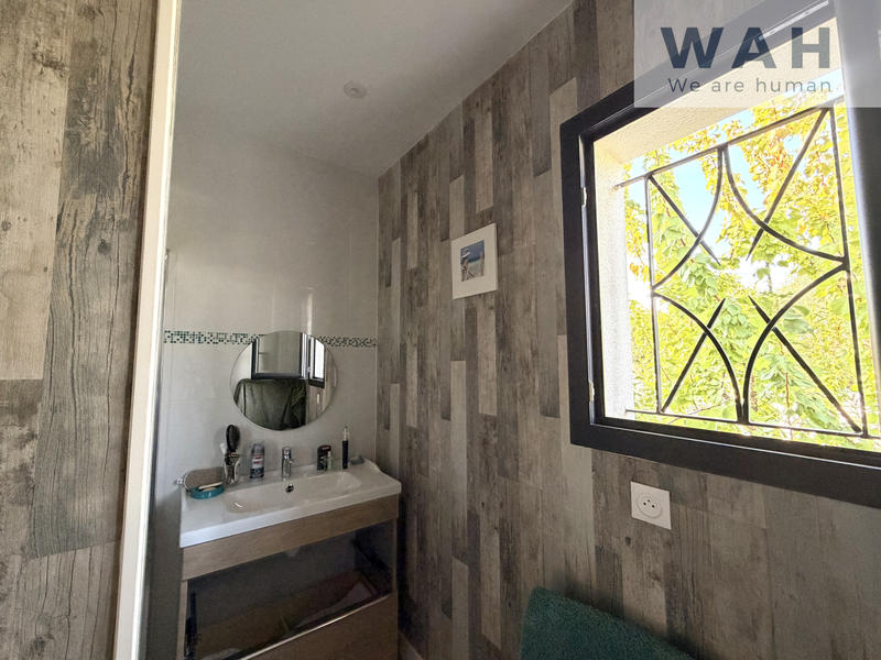 Maison - 218 m² - 5 pièces