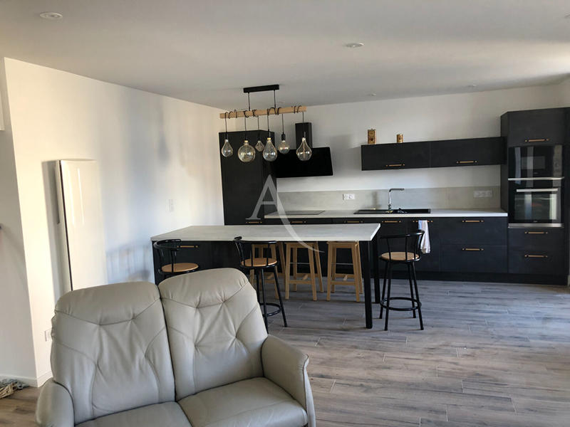 Maison - 93 m² - 4 pièces