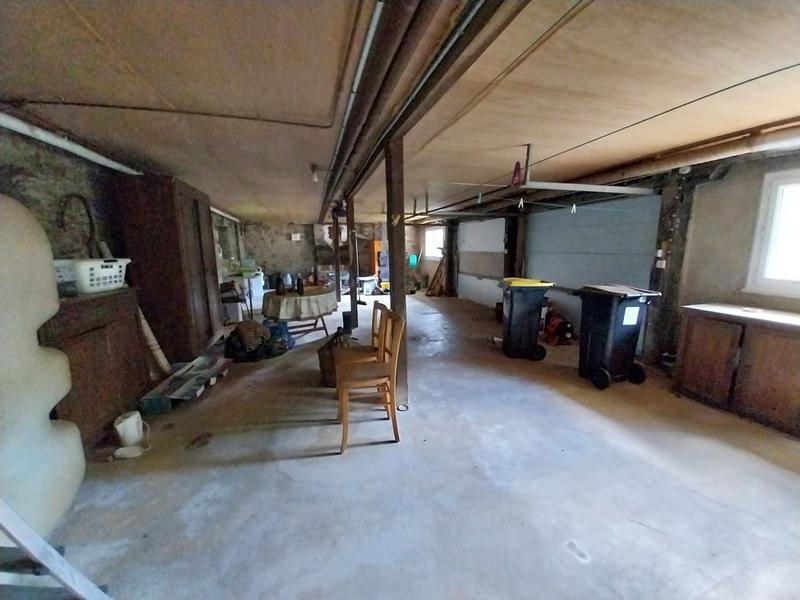 Maison traditionnelle - 197 m² - 9 pièces