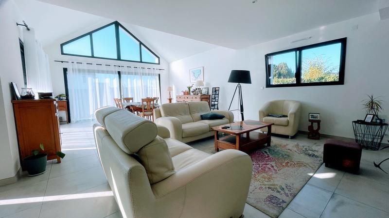 Maison - 168 m² - 7 pièces