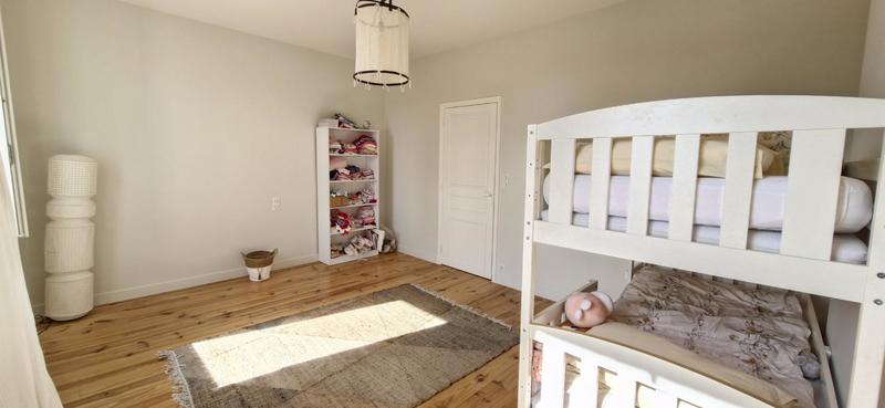 Maison - 241 m² - 8 pièces