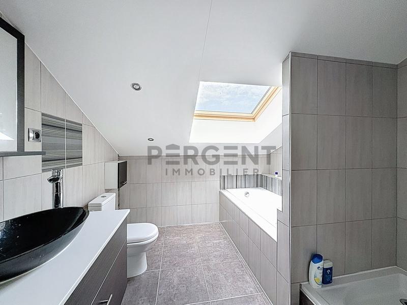 Maison - 352 m² - 8 pièces