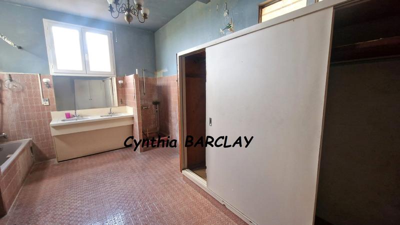 Maison - 230 m² - 6 pièces