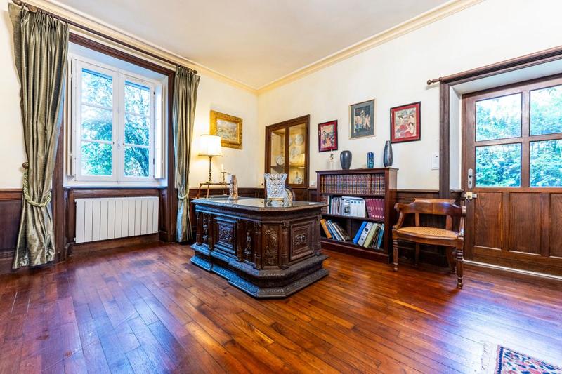 Maison - 225 m² - 6 pièces