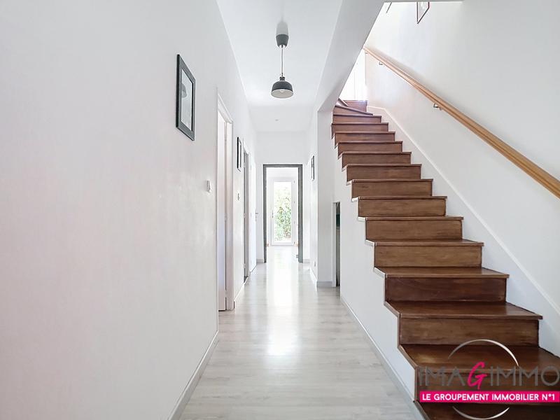 Villa - 164 m² - 10 pièces