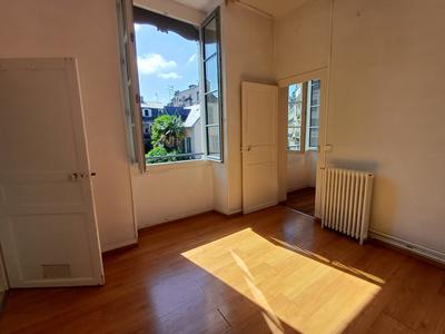 Appartement - 141 m² - 5 pièces