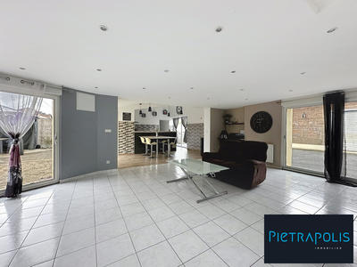Maison - 380 m² - 6 pièces