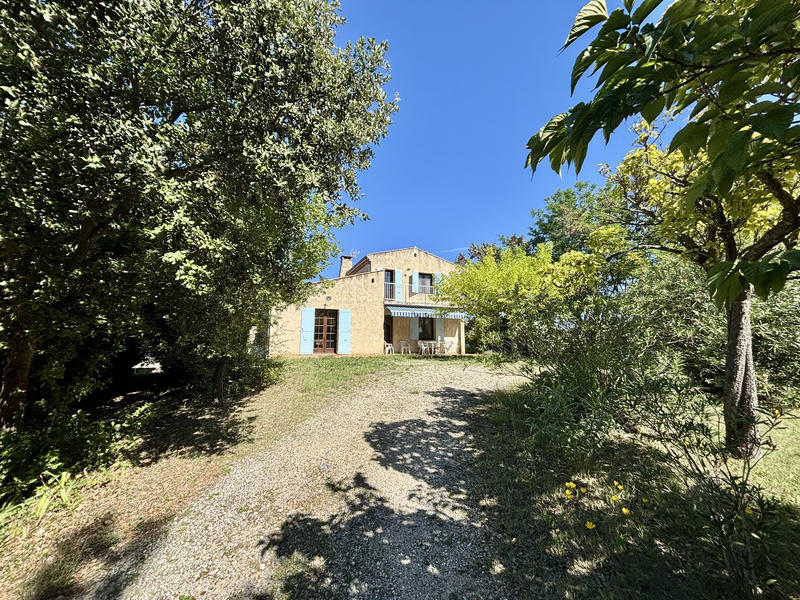 Villa - 180 m² - 8 pièces