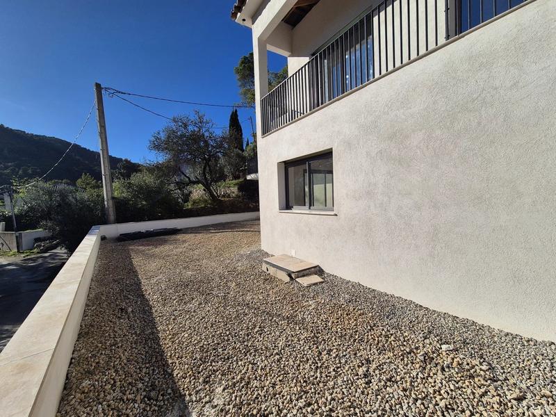 Maison - 210 m² - 4 pièces