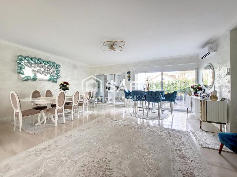 Maison - 194 m² - 8 pièces