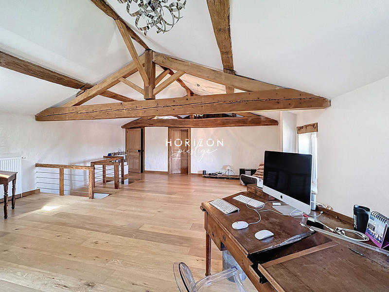 Maison - 255 m² - 6 pièces