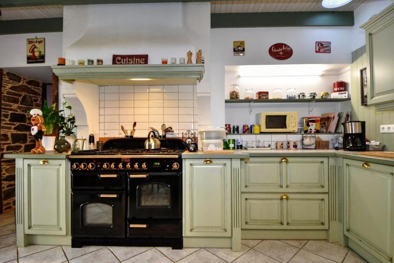 Maison - 233 m² - 9 pièces