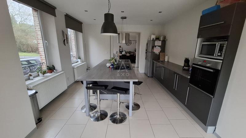 Maison - 205 m² - 7 pièces