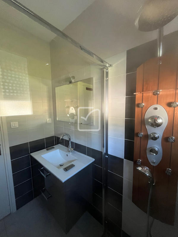 Maison - 102 m² - 4 pièces