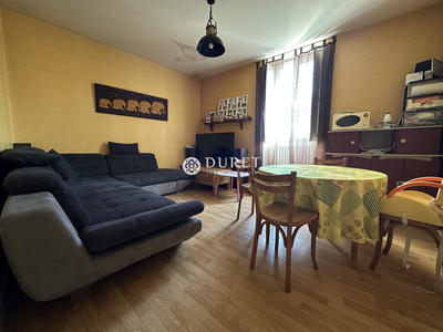 Maison - 235 m² - 8 pièces