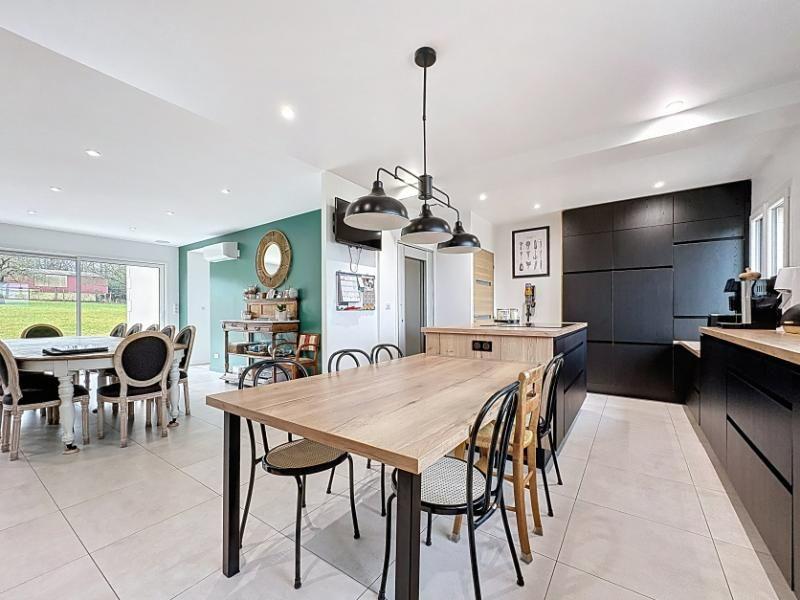 Maison - 200 m² - 7 pièces