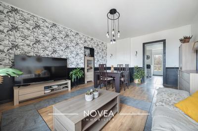 Appartement - 95 m² - 5 pièces