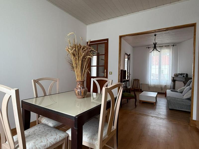 Maison - 90 m² - 5 pièces